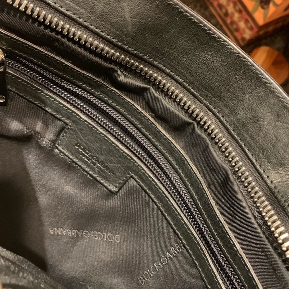 Sleek Authentic Dolce & Gabbana Messenger Bag - Picture 4 of 4